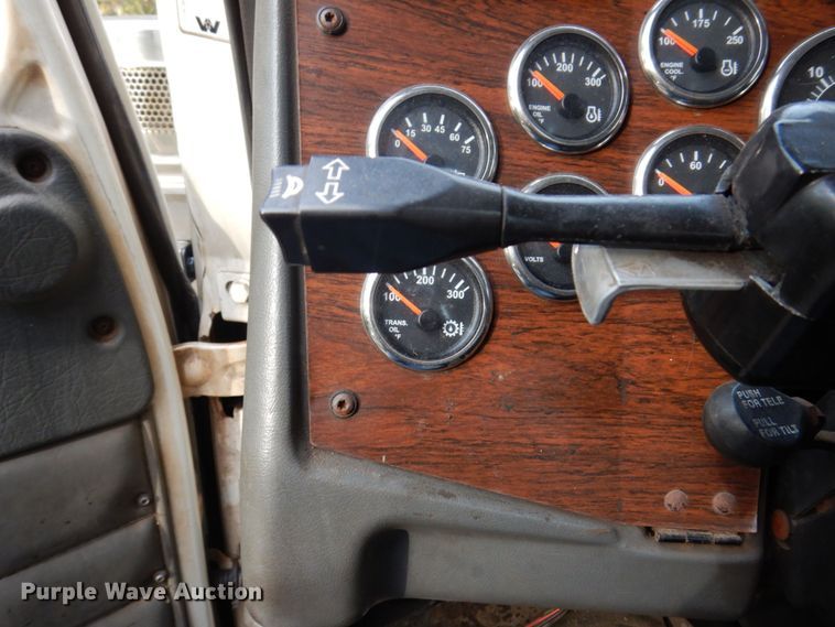 image for item JL9900 2011 Western Star 4900EX  semi truck