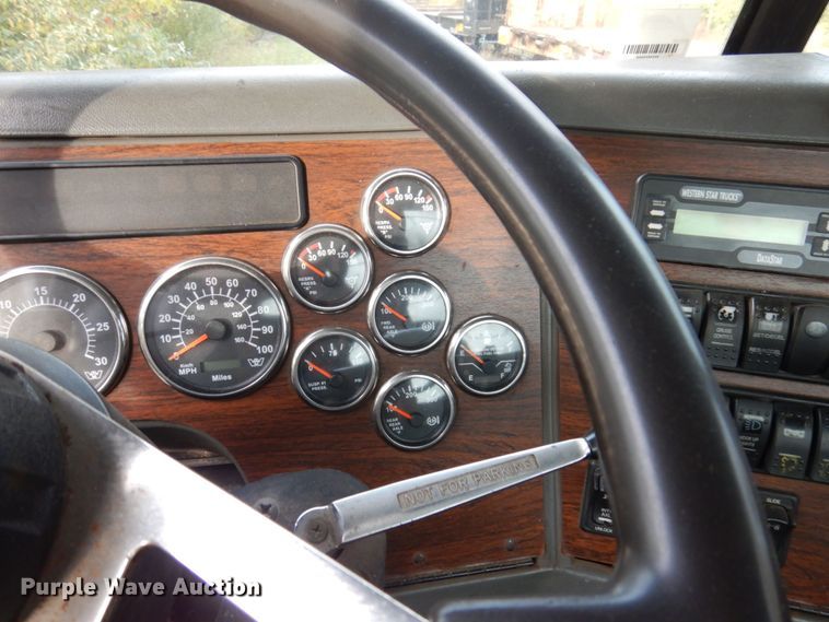 image for item JL9900 2011 Western Star 4900EX  semi truck