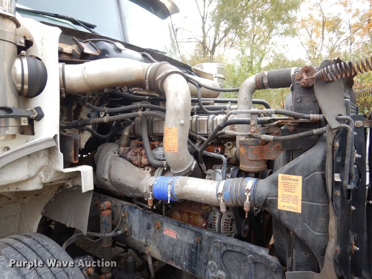 image for item JL9900 2011 Western Star 4900EX  semi truck