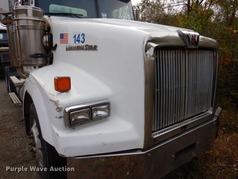 image for item JL9900 2011 Western Star 4900EX  semi truck