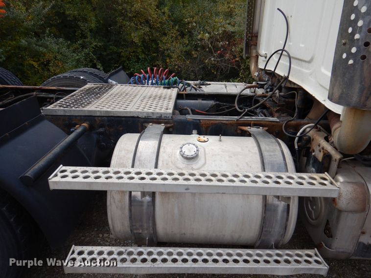 image for item JL9900 2011 Western Star 4900EX  semi truck