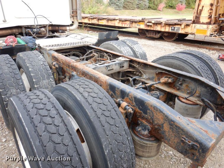 image for item JL9900 2011 Western Star 4900EX  semi truck