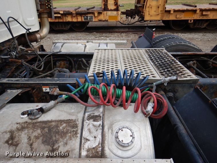 image for item JL9900 2011 Western Star 4900EX  semi truck