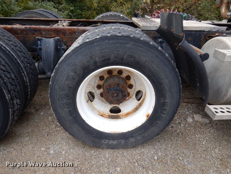 image for item JL9900 2011 Western Star 4900EX  semi truck