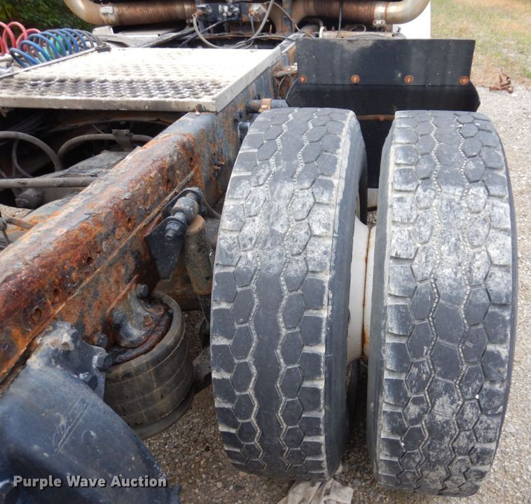 image for item JL9900 2011 Western Star 4900EX  semi truck