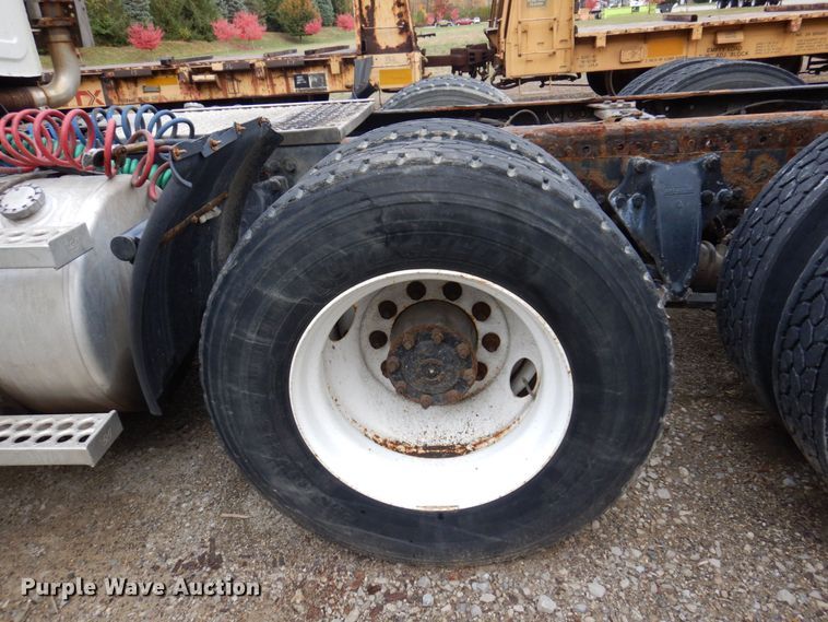 image for item JL9900 2011 Western Star 4900EX  semi truck