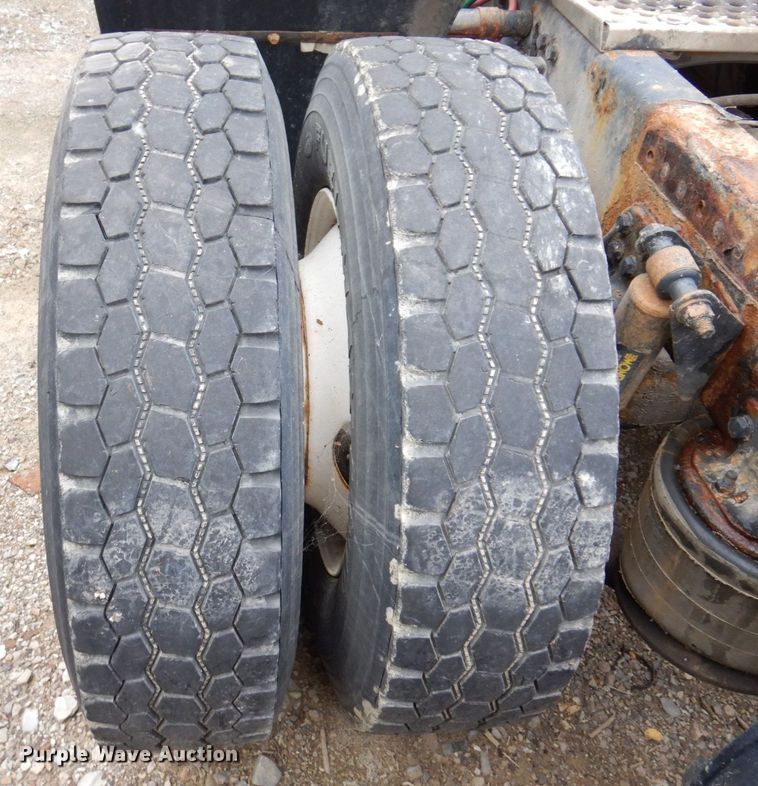 image for item JL9900 2011 Western Star 4900EX  semi truck