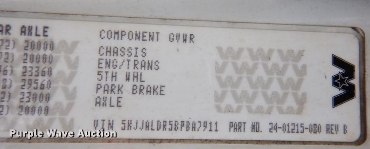 image for item JL9900 2011 Western Star 4900EX  semi truck