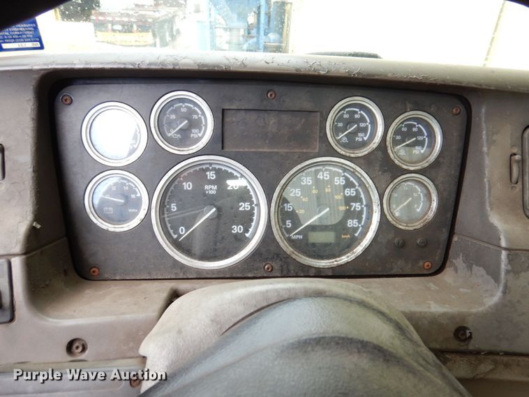 image for item JL9901 2005 Sterling A9500 semi truck