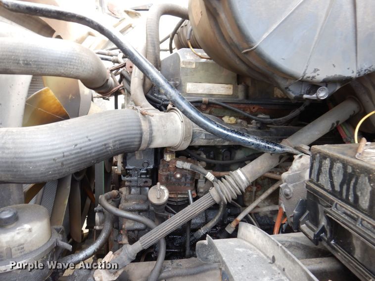 image for item JL9901 2005 Sterling A9500 semi truck