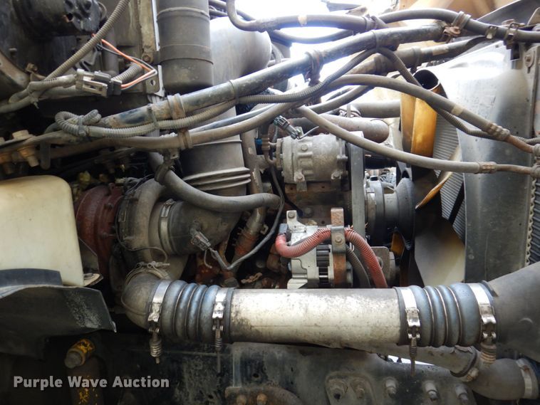 image for item JL9901 2005 Sterling A9500 semi truck