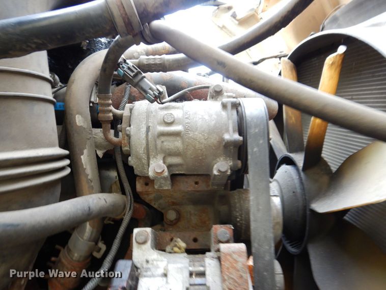 image for item JL9901 2005 Sterling A9500 semi truck