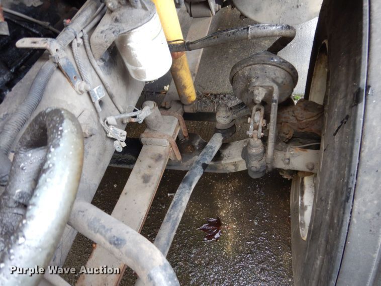 image for item JL9901 2005 Sterling A9500 semi truck