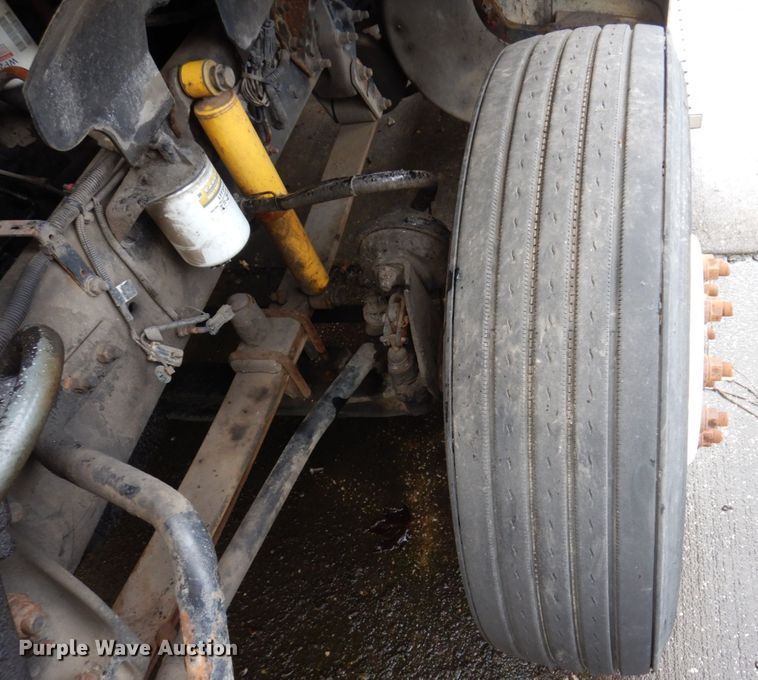 image for item JL9901 2005 Sterling A9500 semi truck