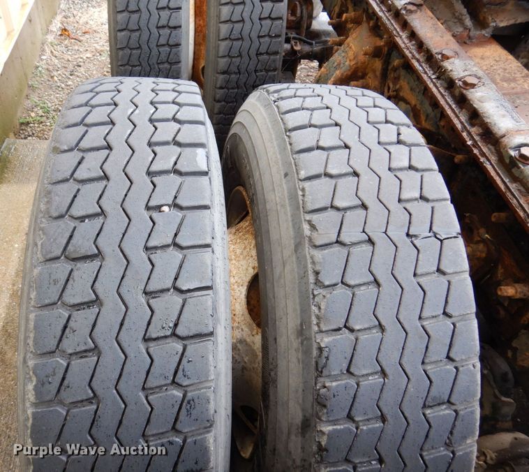 image for item JL9901 2005 Sterling A9500 semi truck