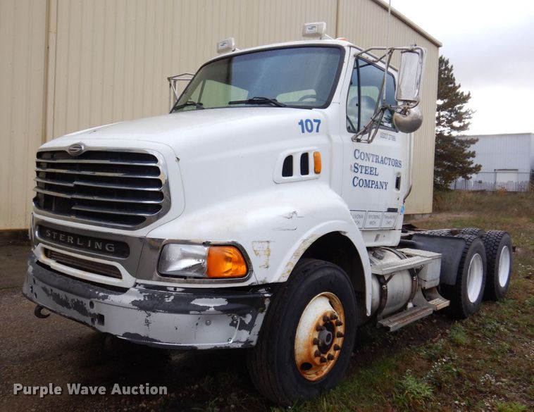 image for item JL9902 2006 Sterling A9500 truck cab and chassis