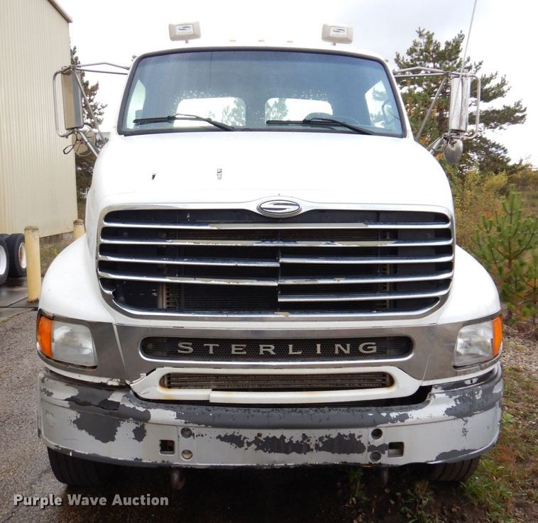 image for item JL9902 2006 Sterling A9500 truck cab and chassis
