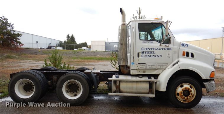 image for item JL9902 2006 Sterling A9500 truck cab and chassis