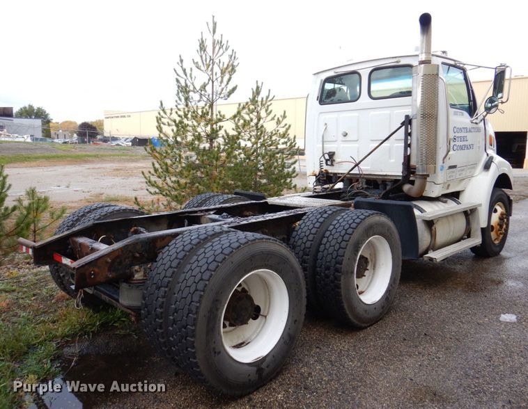 image for item JL9902 2006 Sterling A9500 truck cab and chassis