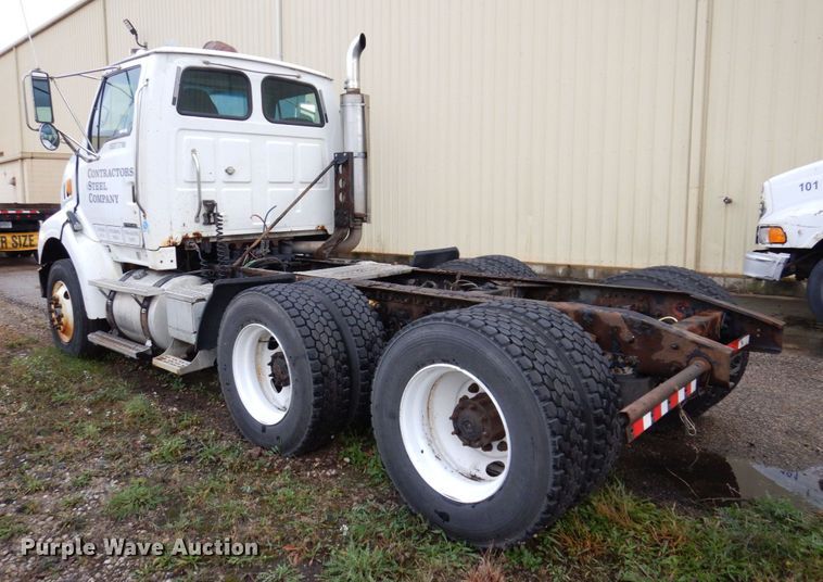 image for item JL9902 2006 Sterling A9500 truck cab and chassis
