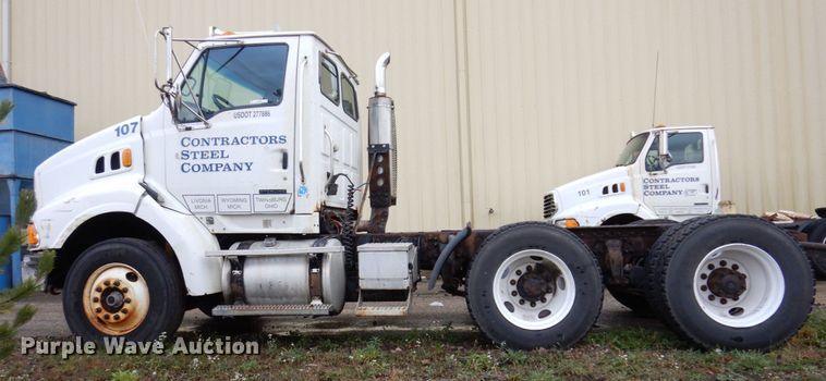 image for item JL9902 2006 Sterling A9500 truck cab and chassis