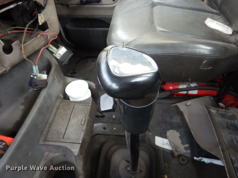 image for item JL9902 2006 Sterling A9500 truck cab and chassis