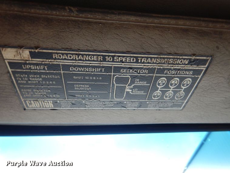 image for item JL9902 2006 Sterling A9500 truck cab and chassis