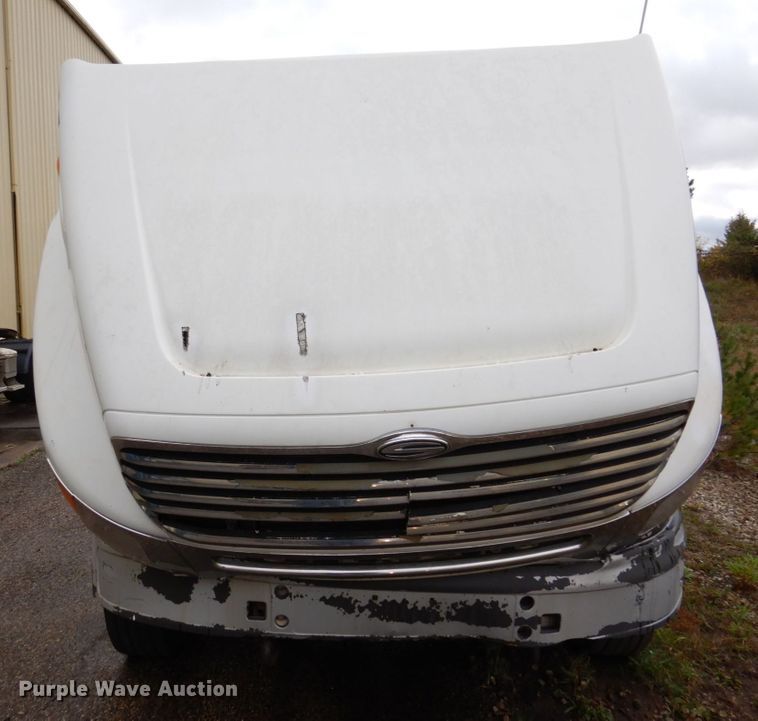 image for item JL9902 2006 Sterling A9500 truck cab and chassis