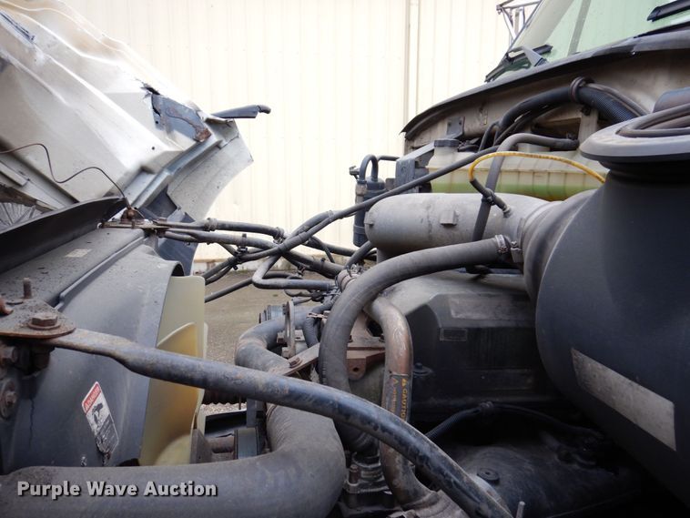 image for item JL9902 2006 Sterling A9500 truck cab and chassis