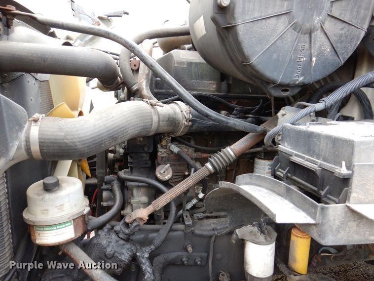 image for item JL9902 2006 Sterling A9500 truck cab and chassis