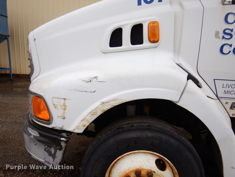 image for item JL9902 2006 Sterling A9500 truck cab and chassis