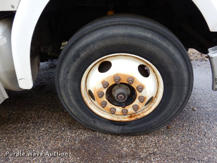 image for item JL9902 2006 Sterling A9500 truck cab and chassis