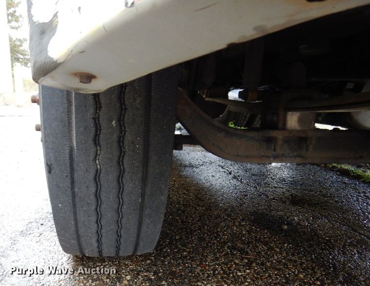 image for item JL9902 2006 Sterling A9500 truck cab and chassis