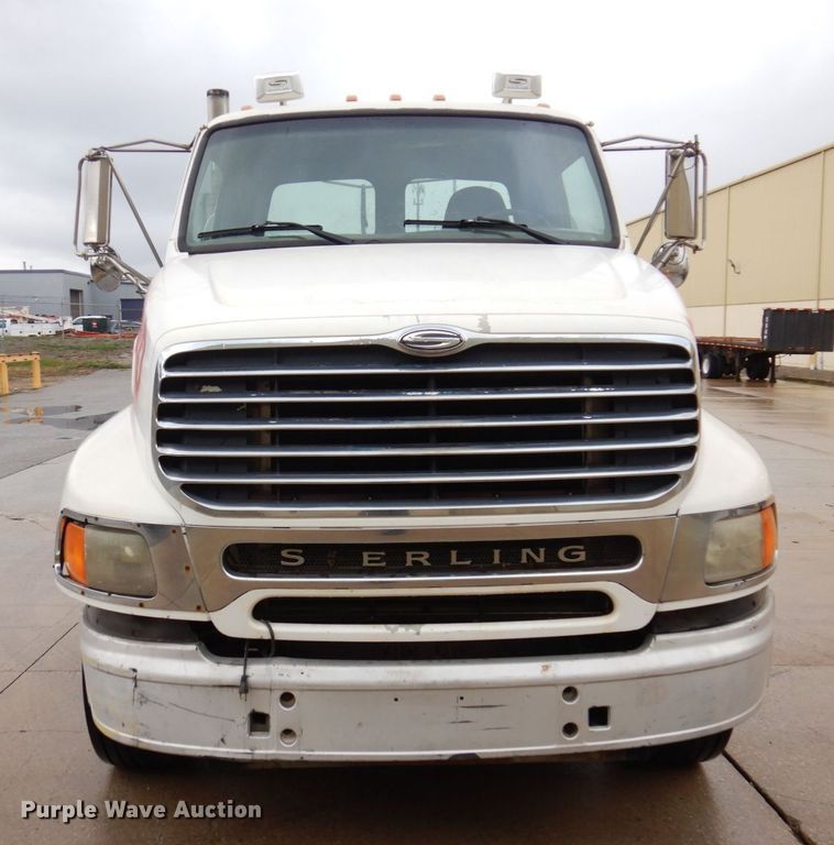 image for item JL9903 2003 Sterling A9500 semi truck