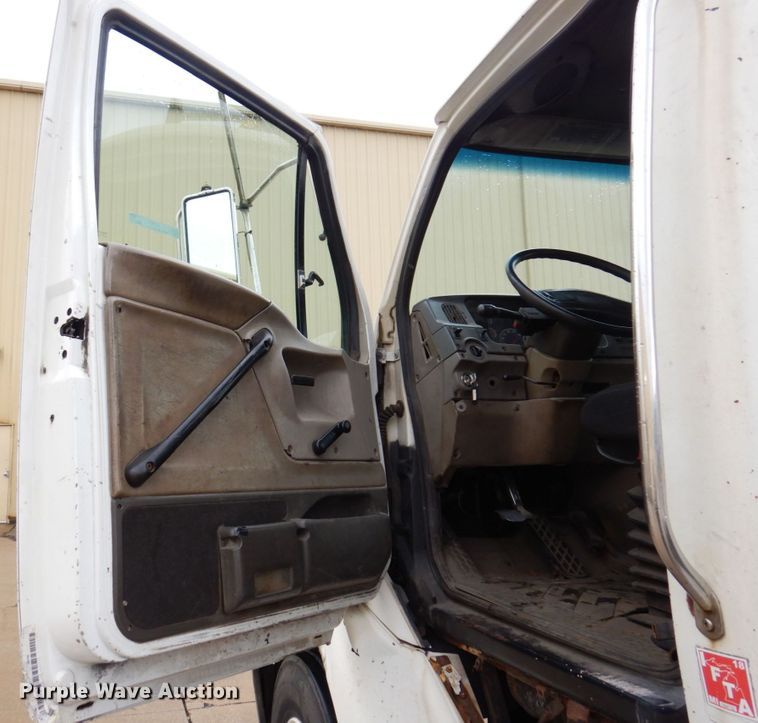 image for item JL9903 2003 Sterling A9500 semi truck