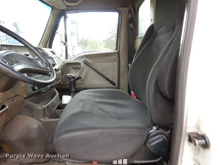 image for item JL9903 2003 Sterling A9500 semi truck