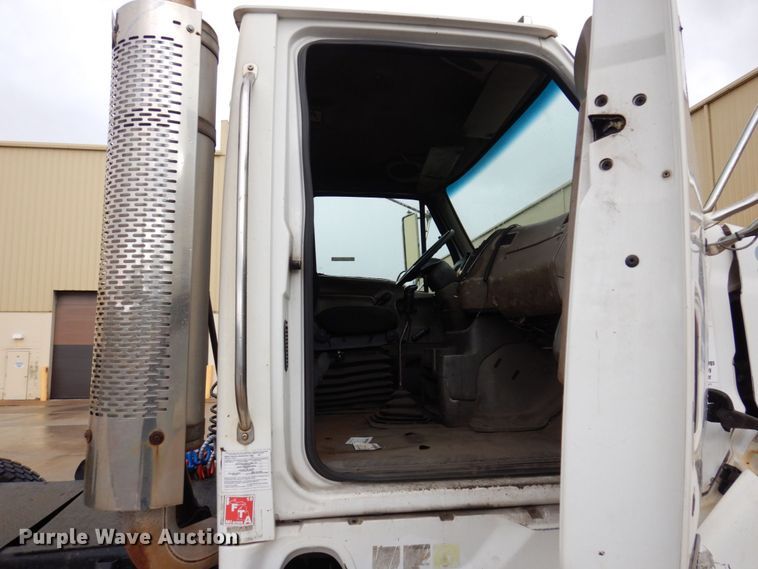 image for item JL9903 2003 Sterling A9500 semi truck