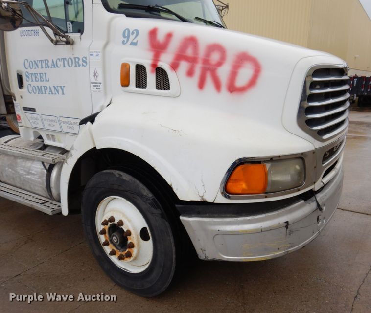 image for item JL9903 2003 Sterling A9500 semi truck