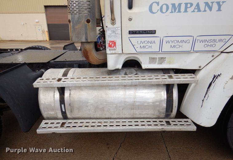 image for item JL9903 2003 Sterling A9500 semi truck