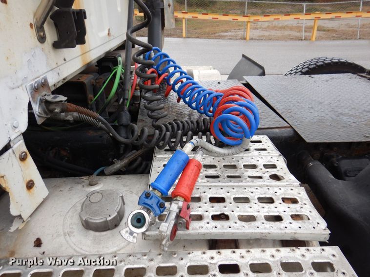 image for item JL9903 2003 Sterling A9500 semi truck