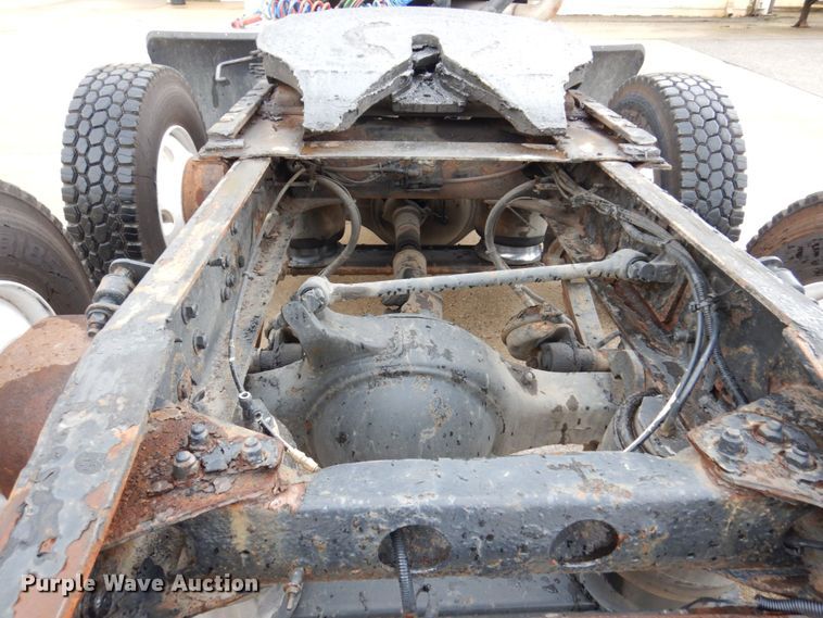 image for item JL9903 2003 Sterling A9500 semi truck