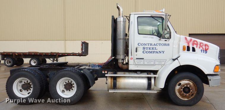 image for item JL9904 2007 Sterling A9500 semi truck