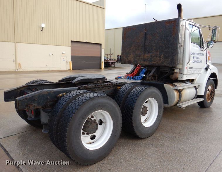 image for item JL9904 2007 Sterling A9500 semi truck