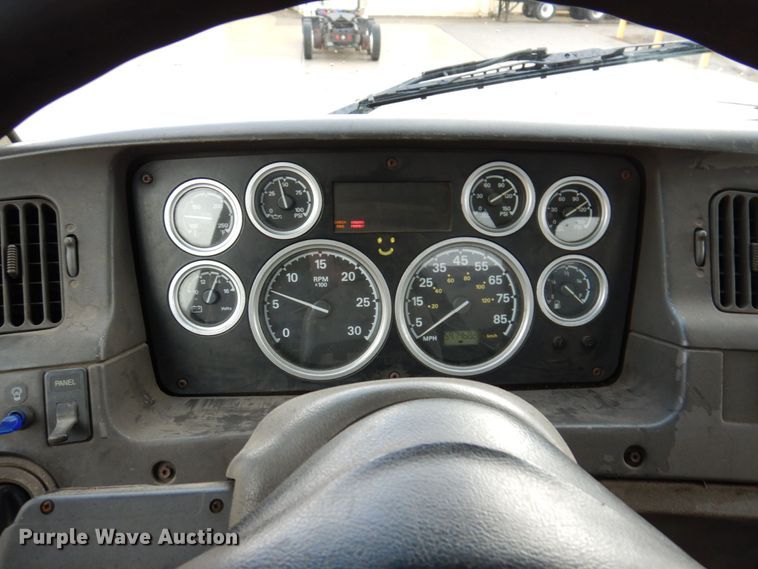 image for item JL9904 2007 Sterling A9500 semi truck