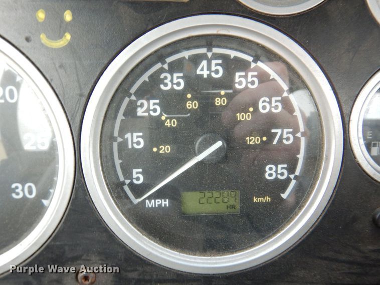 image for item JL9904 2007 Sterling A9500 semi truck