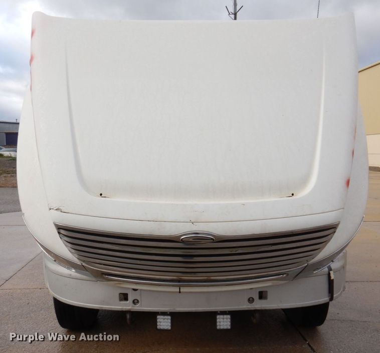 image for item JL9904 2007 Sterling A9500 semi truck