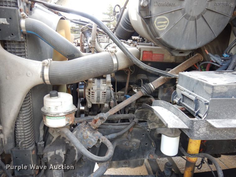 image for item JL9904 2007 Sterling A9500 semi truck