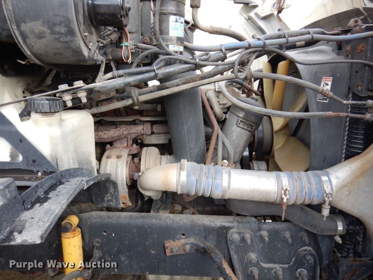 image for item JL9904 2007 Sterling A9500 semi truck