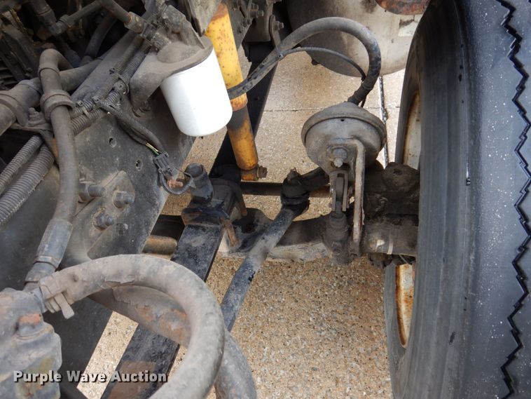 image for item JL9904 2007 Sterling A9500 semi truck