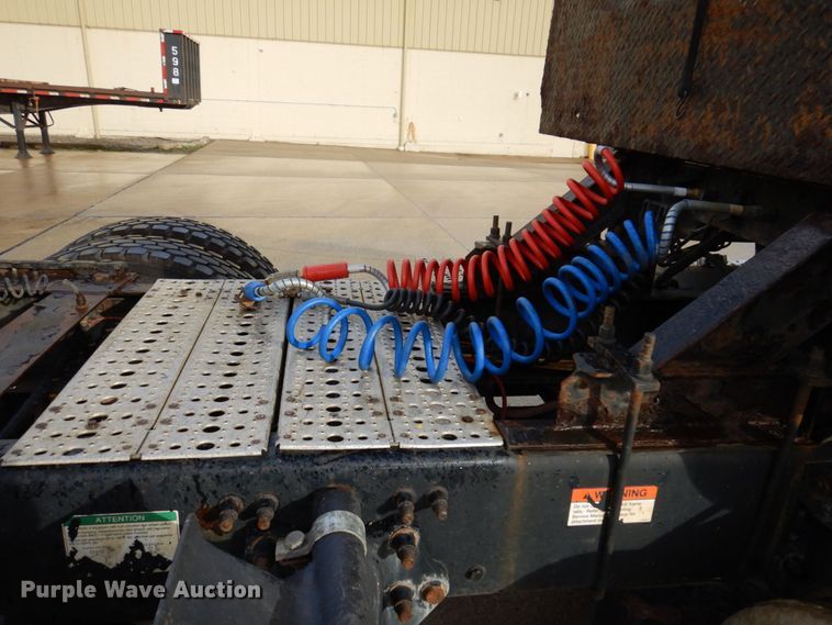 image for item JL9904 2007 Sterling A9500 semi truck